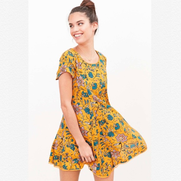 UO / Silence + Noise | Floral Witchy T-shirt Dress - Picture 2 of 7